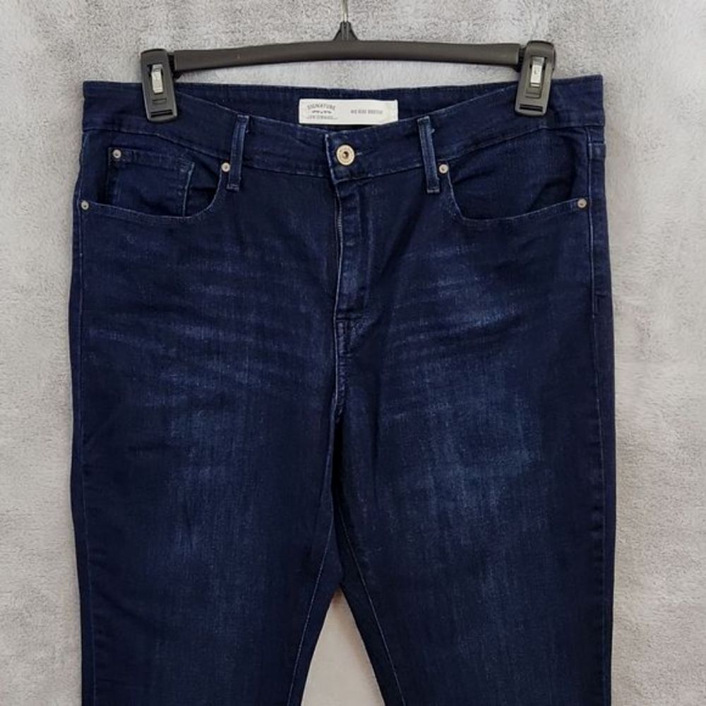 Signature LEVI STRAUSS Dark Wash Jeans MID RISE BOOTCUT - Picture 2 of 7